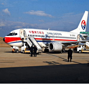 迪庆香格里拉航空空运航空快运业稳步发展的原因是什么？